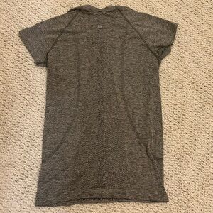 Lululemon athletic top gray swiftly tech